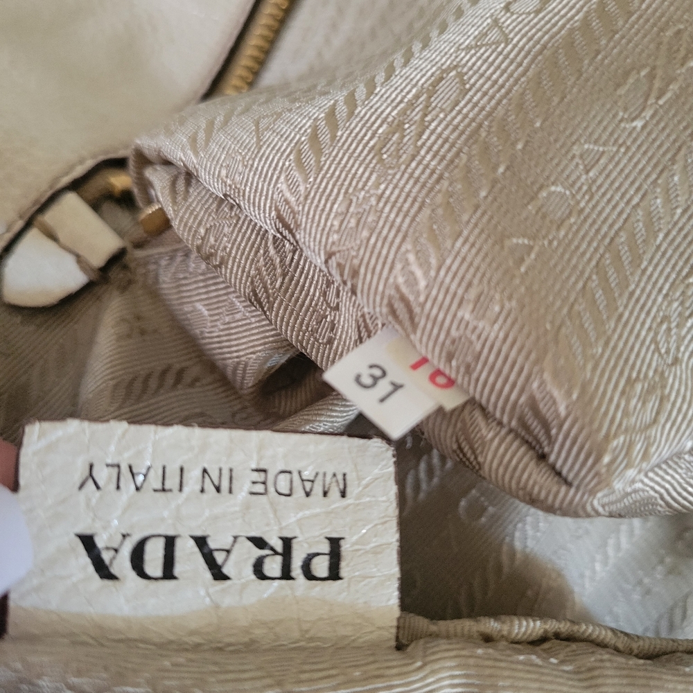 Prada | Authentic Hobo Leather Bag - Picture 16 of 16